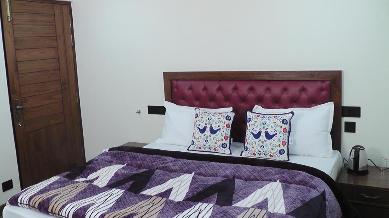 Hotel Jakhu Heights Shimla Eksteriør bilde