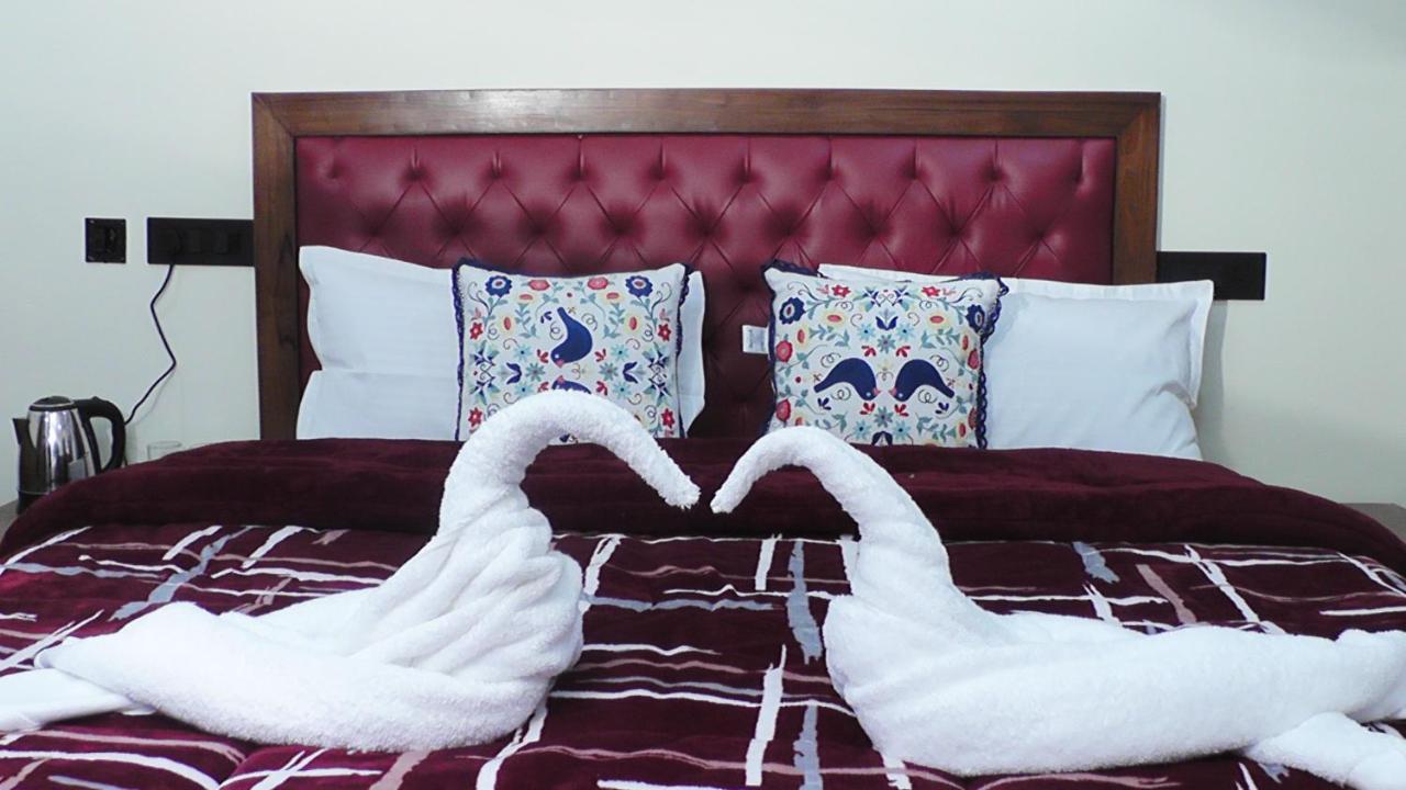 Hotel Jakhu Heights Shimla Eksteriør bilde