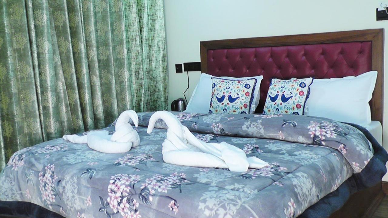 Hotel Jakhu Heights Shimla Eksteriør bilde